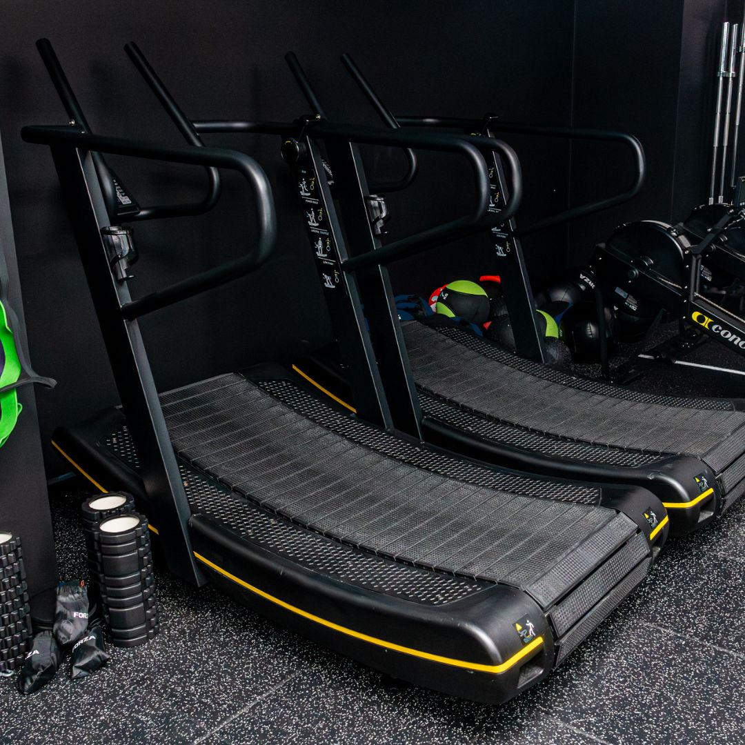 Bolt Strength Curved Treadmill